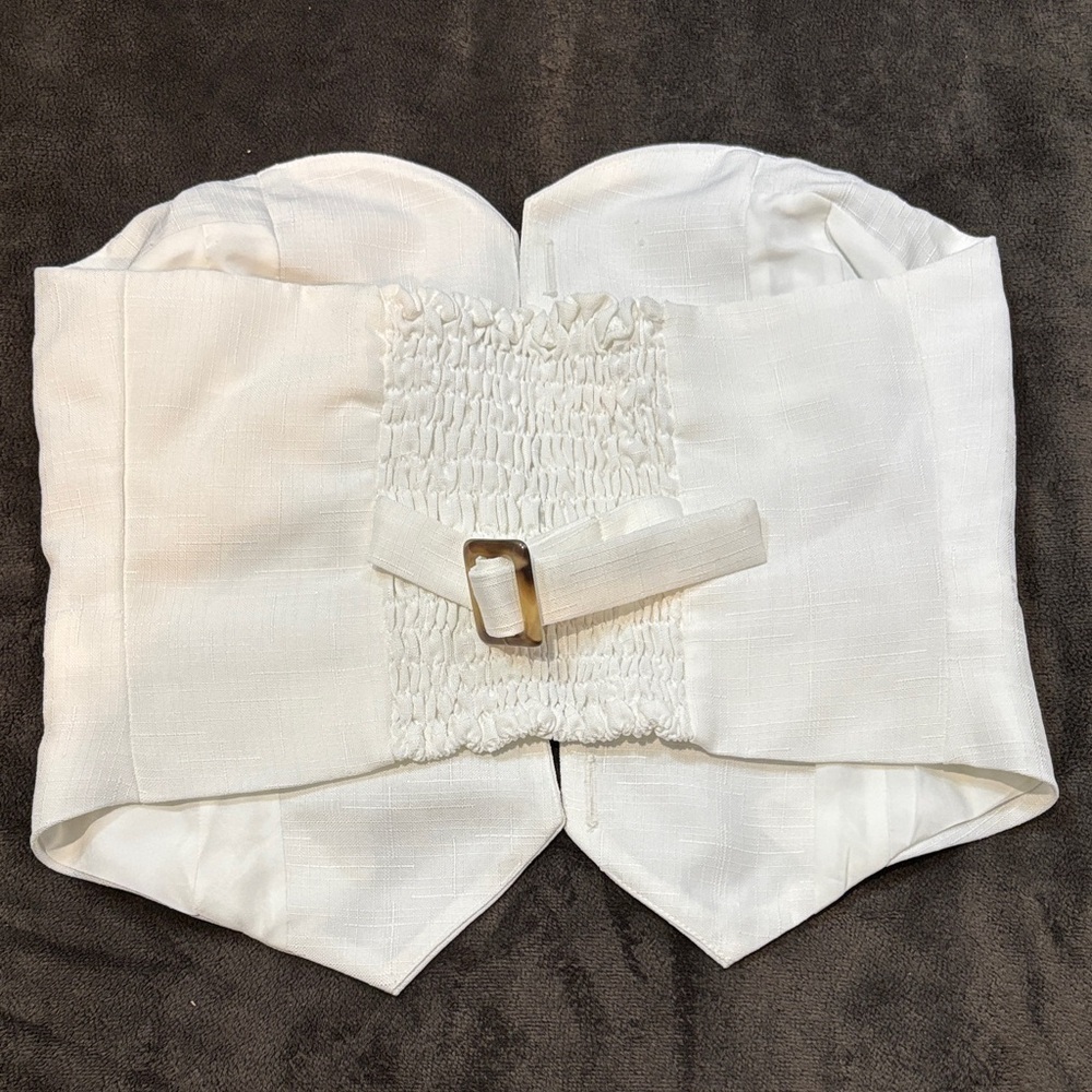 Elegant White Buttoned Women's Crop Top - Picture 4 of 4